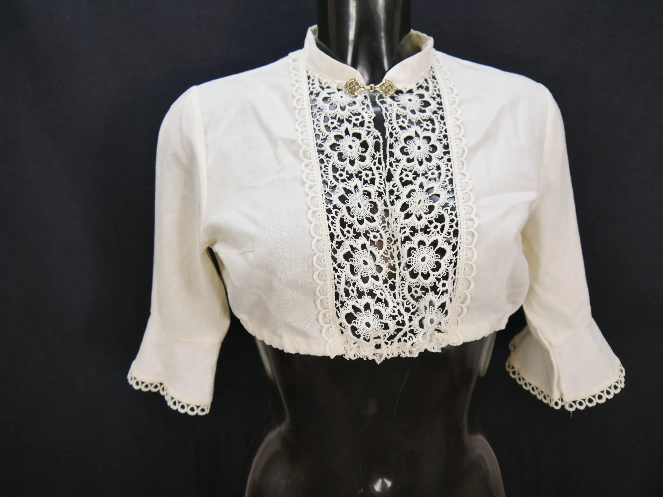 Gr.42 Dirndlbluse creme Bluse für Dirndl Baumwollmischung mit Spitze B9722