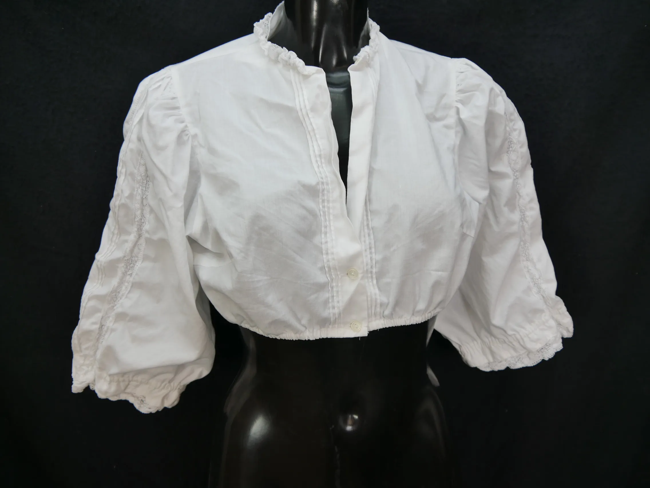 Gr.44 Dirndlbluse süße Bluse für Dirndl mit Spitze Trachtenbluse B8761