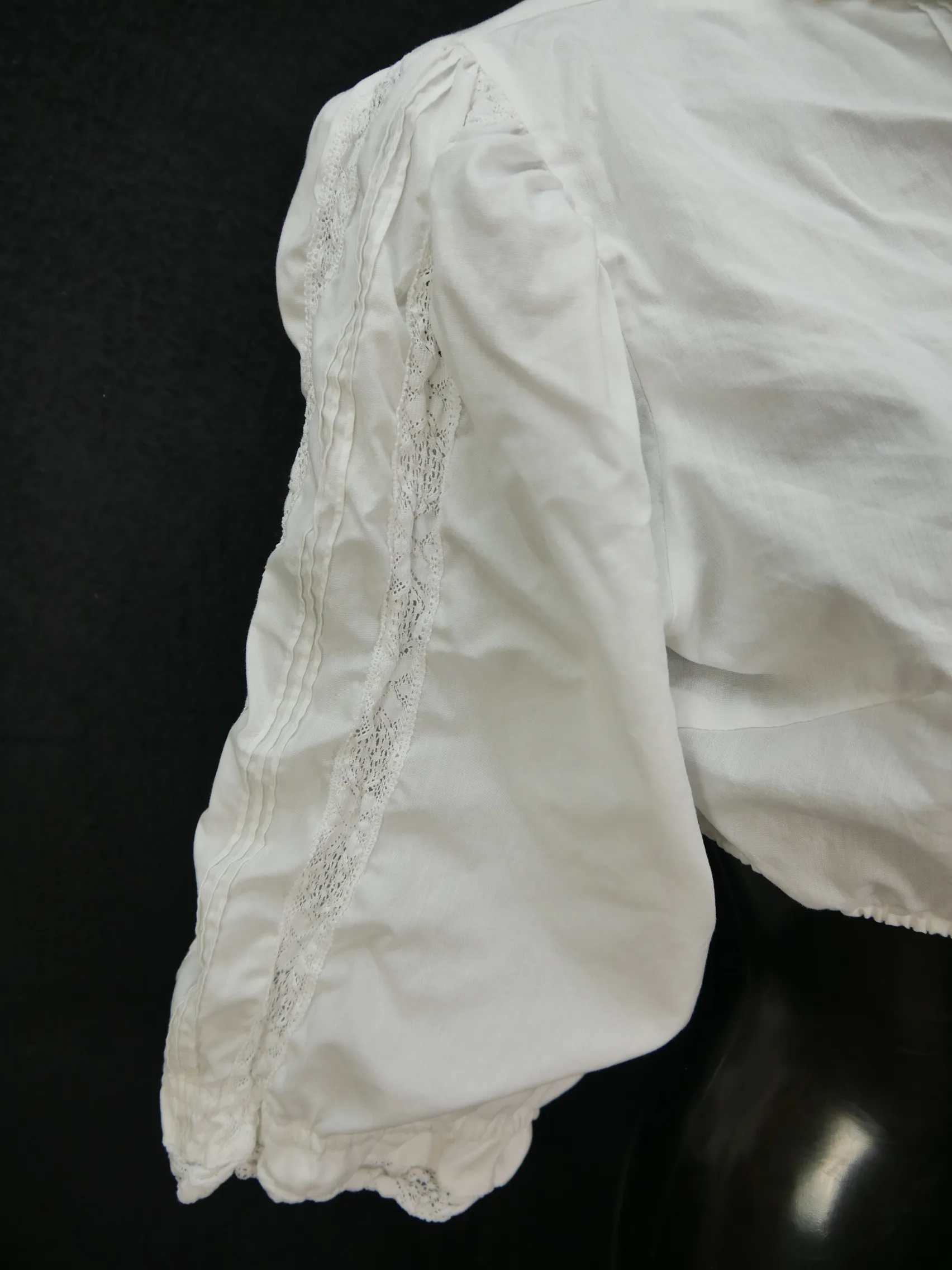 Gr.44 Dirndlbluse süße Bluse für Dirndl mit Spitze Trachtenbluse B8761
