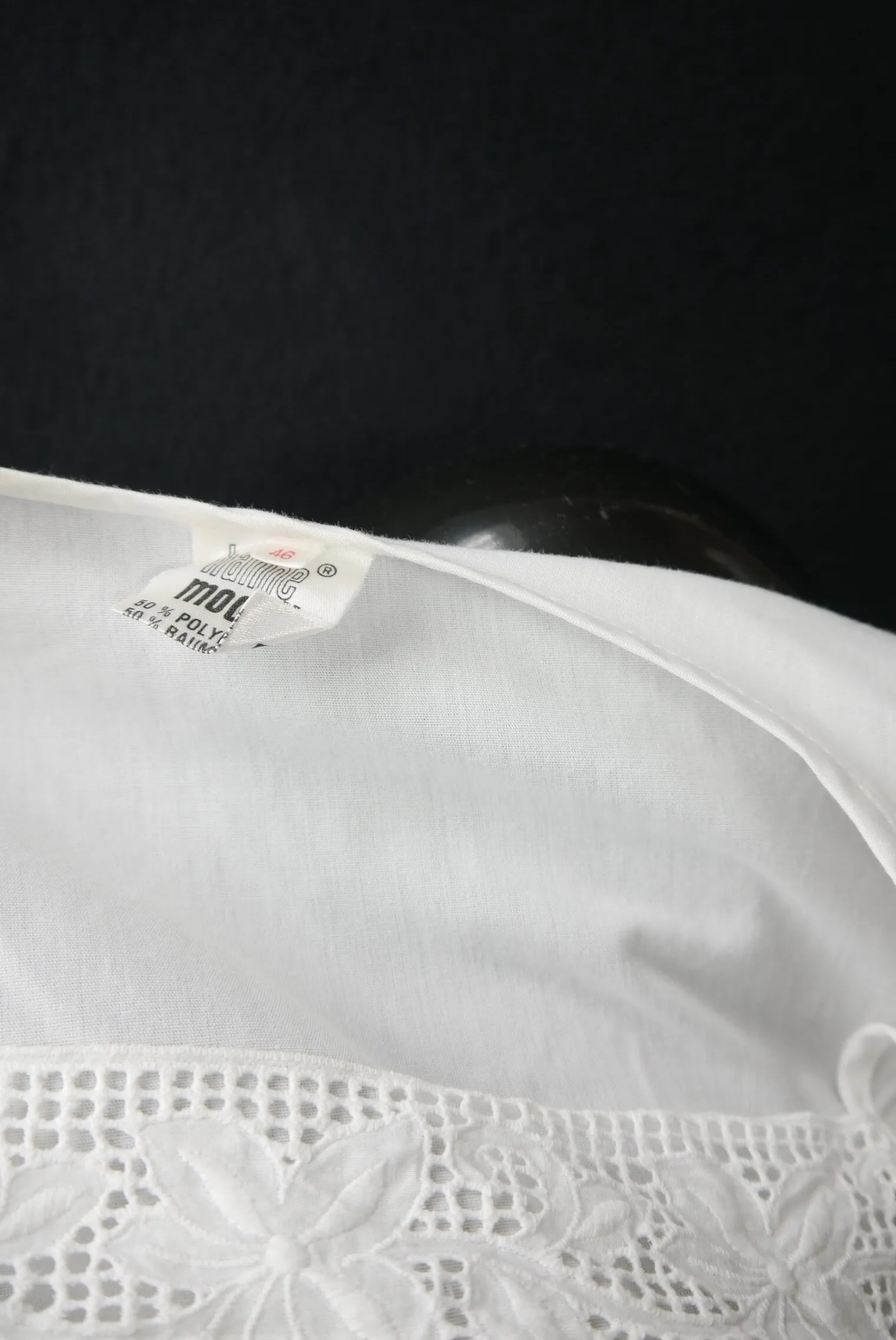 Gr.46 Dirndlbluse weiß Bluse für Dirndl Hanne Modell Stickerei und Rüsche B10741